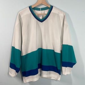 Vintage mens small ccm hockey jersey blank
